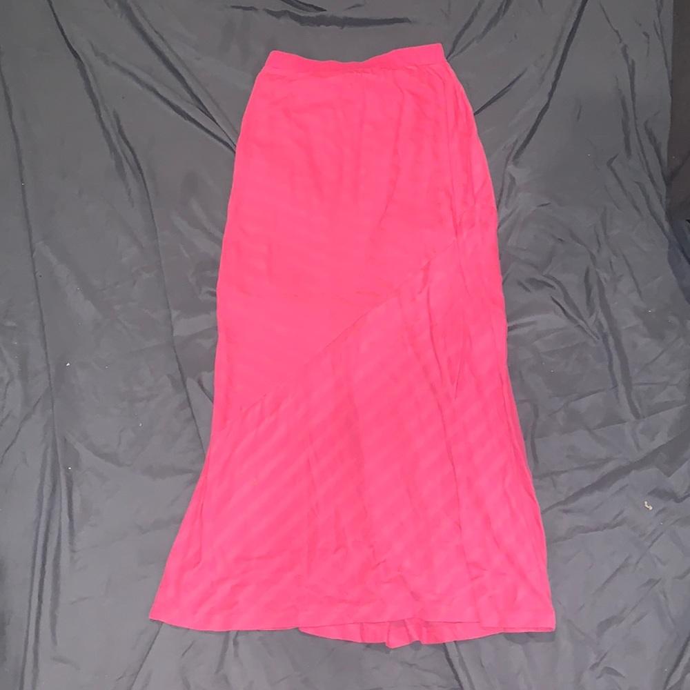 A women’s nice pink striped maxi skirt . Size xs. A Stem design